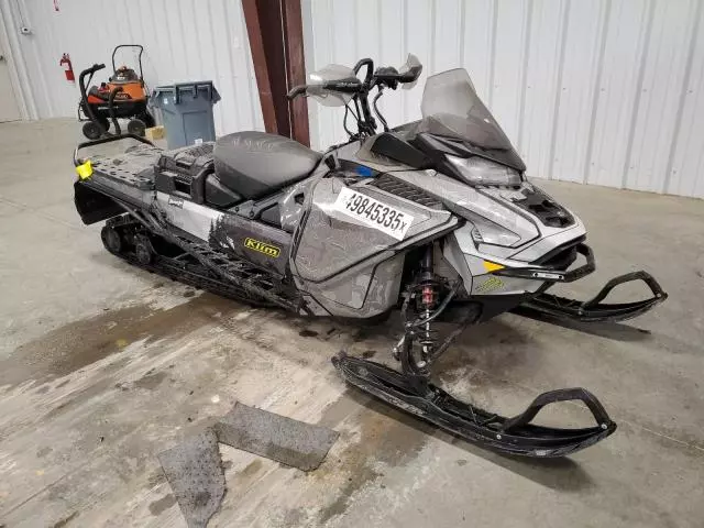 2025 Skidoo 2025 Skidoo Snowmobile