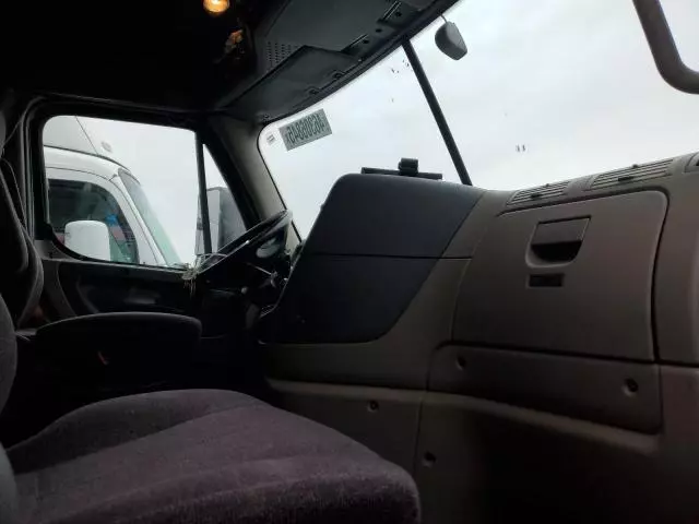 2018 Freightliner Cascadia 125 Semi Truck