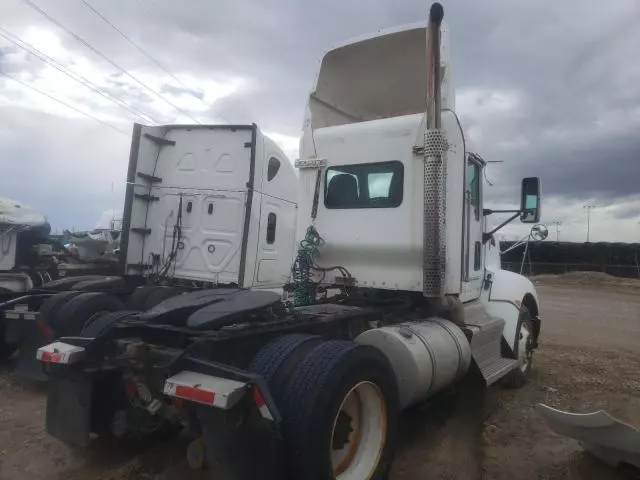 2012 Kenworth T660 Semi Truck