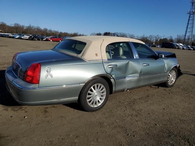 2004 Lincoln Town Car Executive