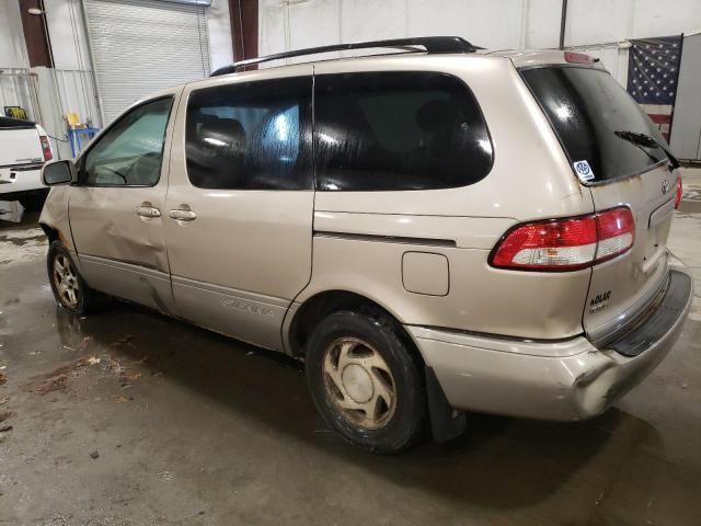 2003 Toyota Sienna LE