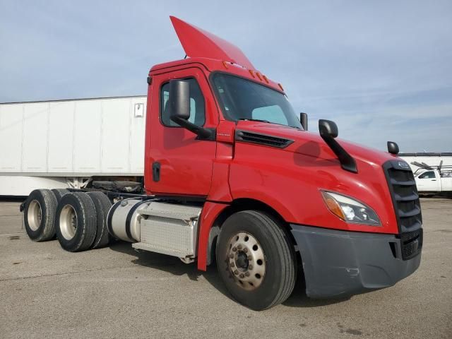 2020 Freightliner Cascadia 126