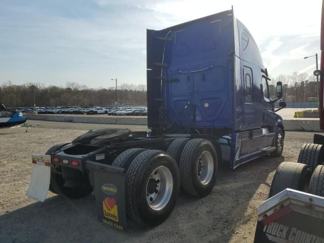 2019 Freightliner Cascadia 126