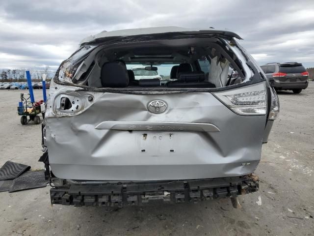 2016 Toyota Sienna SE