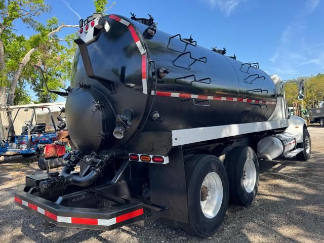 2007 Peterbilt 335