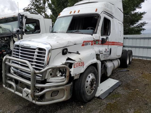 2018 Freightliner Cascadia 125 Semi Truck