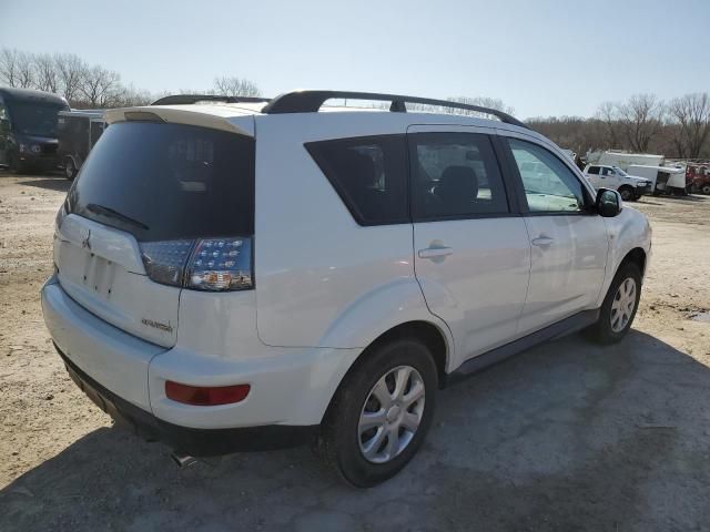 2013 Mitsubishi Outlander ES