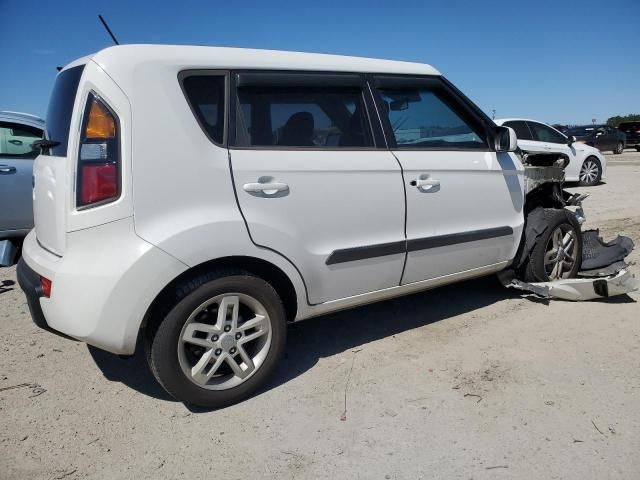 2011 KIA Soul +