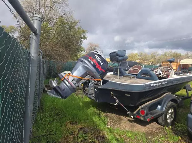 2004 Land Rover 2004 Landau Boat CO Bass Boat