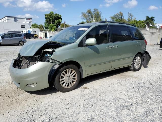 2010 Toyota Sienna XLE