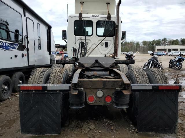 2012 Freightliner Cascadia 125