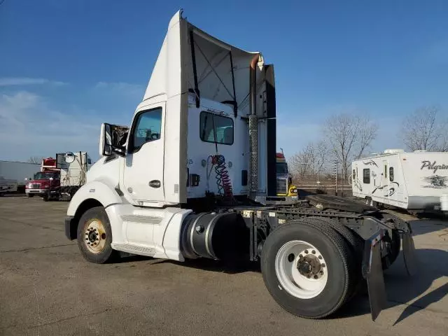 2014 Kenworth T680 Semi Truck