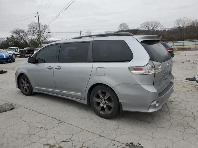 2016 Toyota Sienna SE