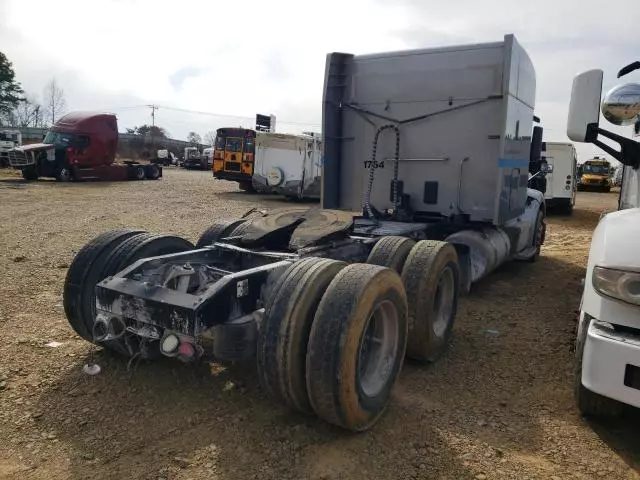 2015 Peterbilt 579