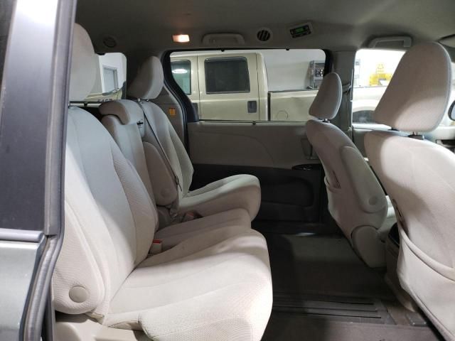 2013 Toyota Sienna LE