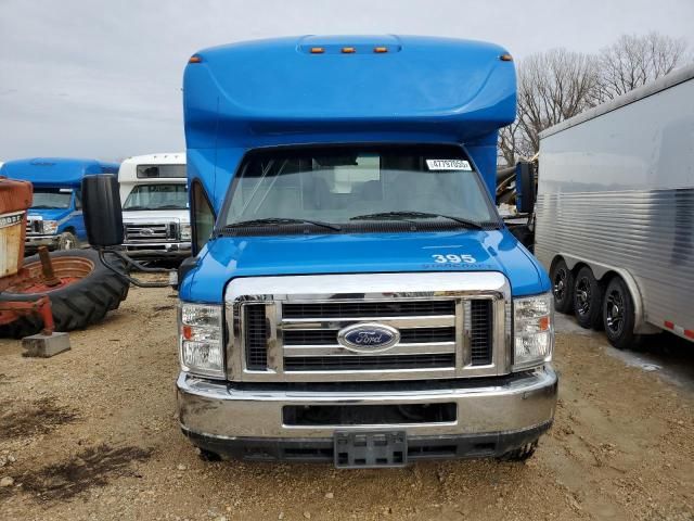 2019 Ford Econoline E350 Super Duty Cutaway Van