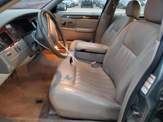 2004 Lincoln Town Car Executive