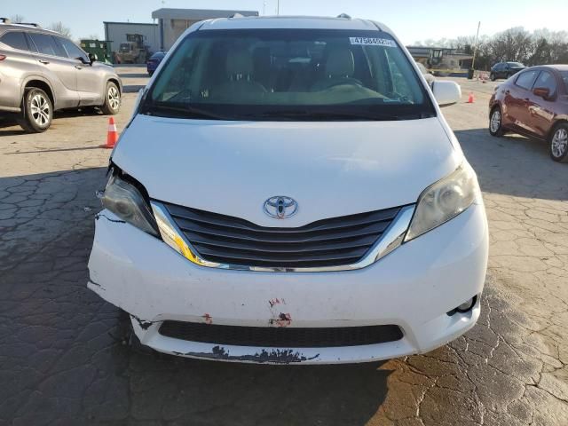 2012 Toyota Sienna XLE