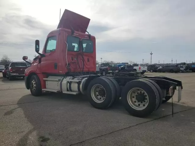 2020 Freightliner Cascadia 126