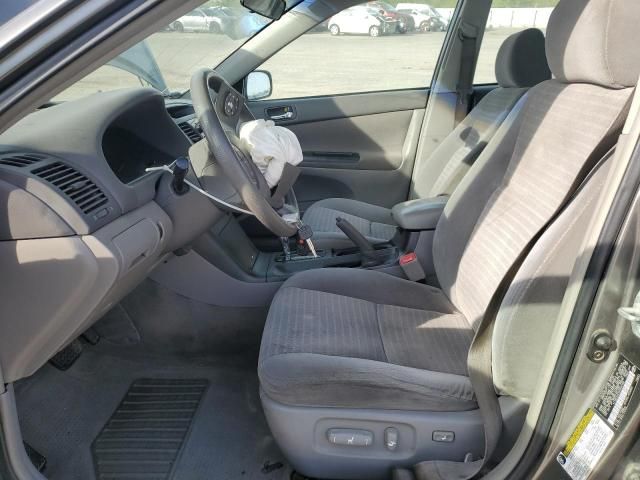 2005 Toyota Camry LE