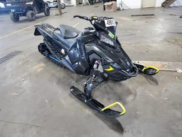 2019 Polaris Switchback