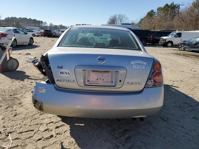 2004 Nissan Altima Base