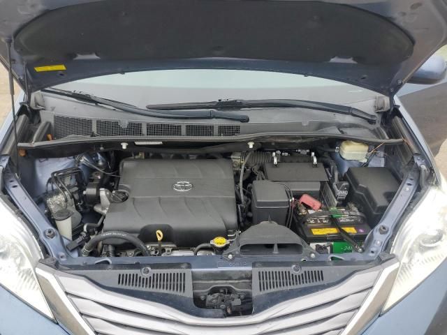 2016 Toyota Sienna XLE