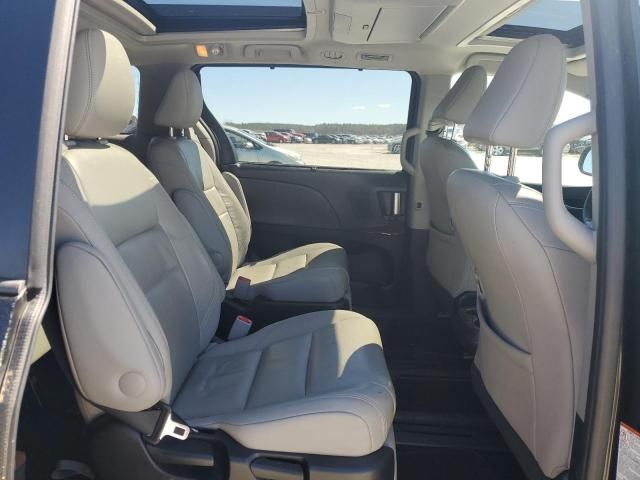 2015 Toyota Sienna XLE