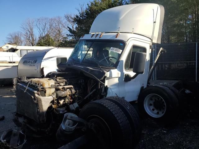 2015 Freightliner Cascadia 125 Truck Chassis