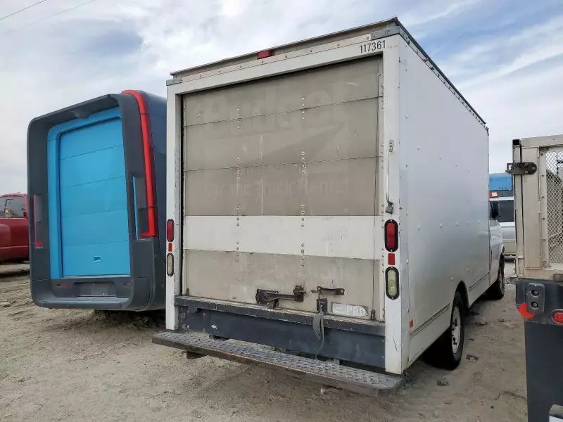 2011 GMC Savana Cutaway G3500