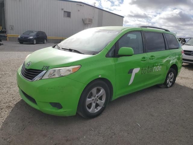 2013 Toyota Sienna LE