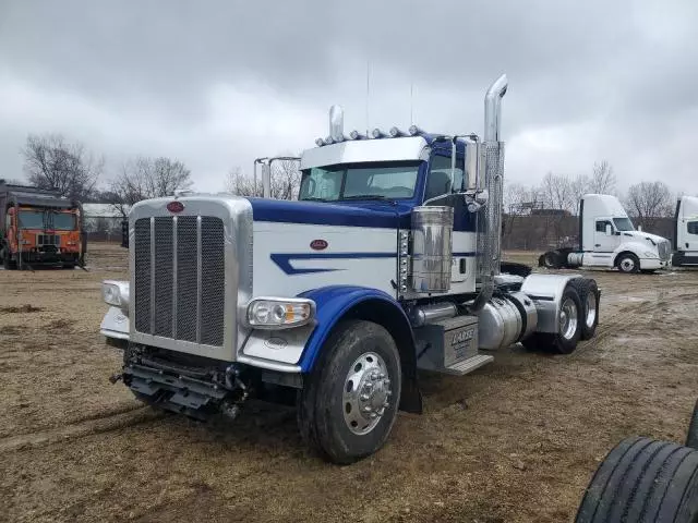 2023 Peterbilt 389 Semi Truck