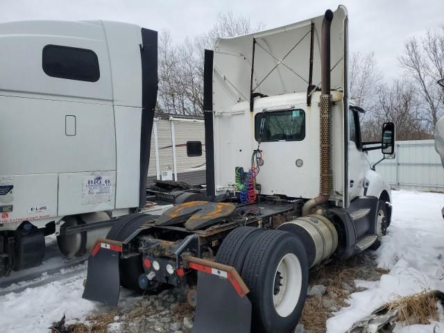 2016 Kenworth T680 Semi Truck