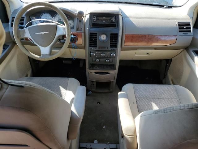 2008 Chrysler Town & Country LX