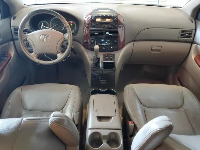 2004 Toyota Sienna XLE