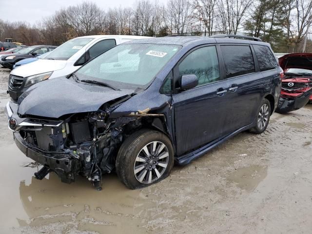 2020 Toyota Sienna XLE