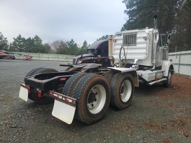 2016 Western Star 2016 Westenstar 4900FA Semi Truck