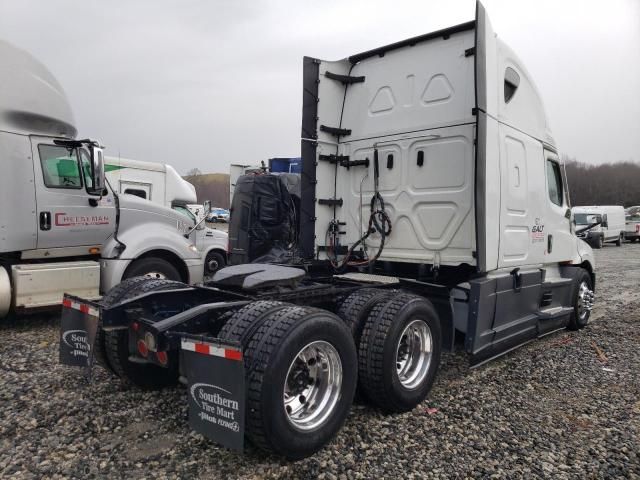 2022 Freightliner Cascadia Semi Truck