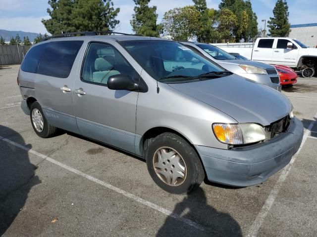 2003 Toyota Sienna CE