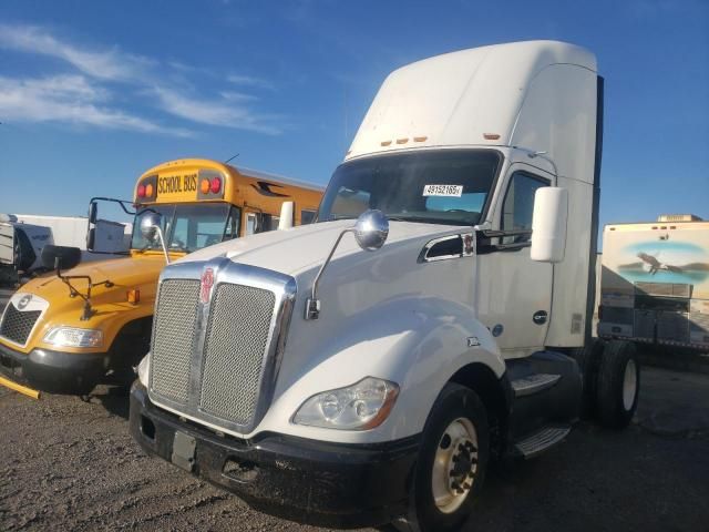 2016 Kenworth T680 Semi Truck