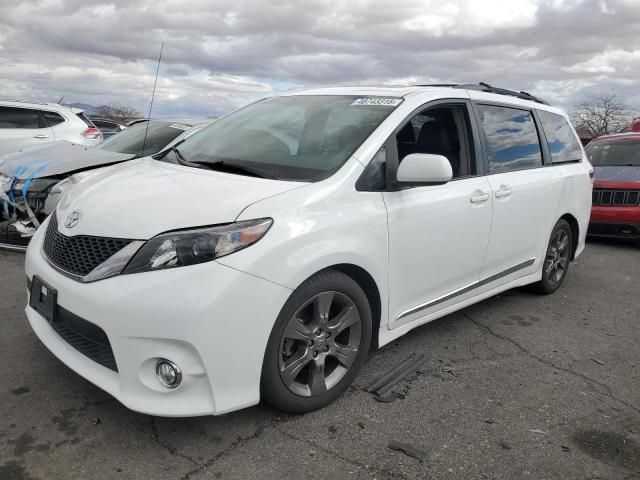 2011 Toyota Sienna Sport