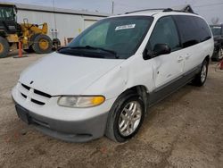 Carros salvage sin ofertas aún a la venta en subasta: 1998 Dodge Grand Caravan LE