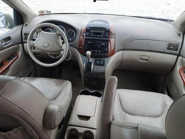 2005 Toyota Sienna XLE