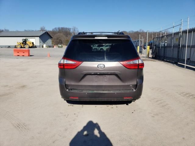 2016 Toyota Sienna XLE