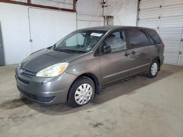 2004 Toyota Sienna CE