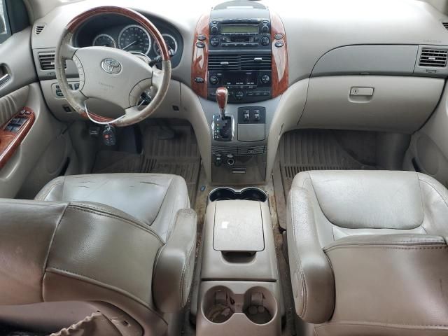 2005 Toyota Sienna XLE