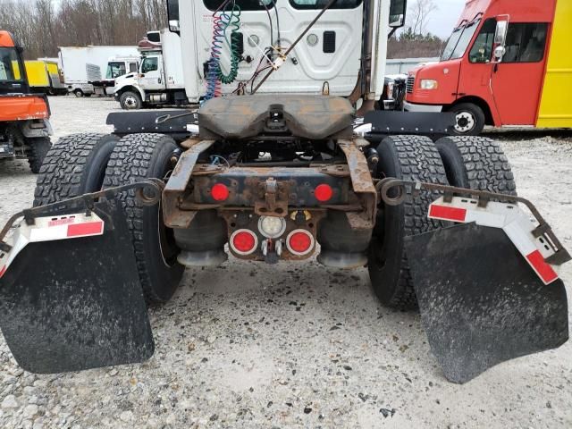 2015 Freightliner Cascadia 113