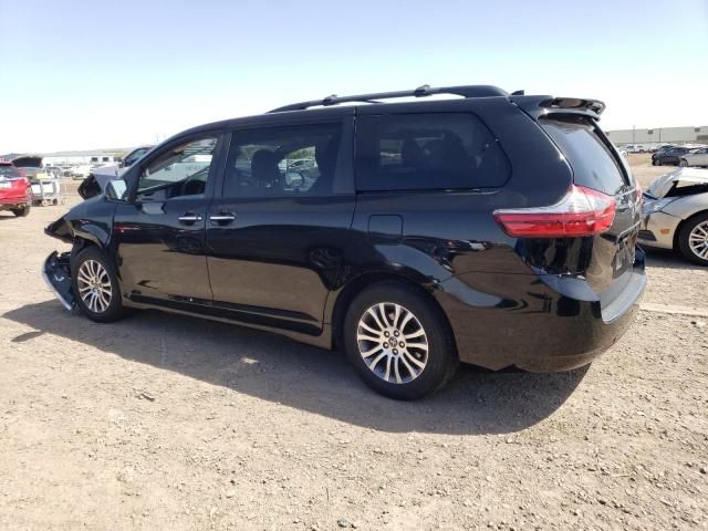 2020 Toyota Sienna XLE