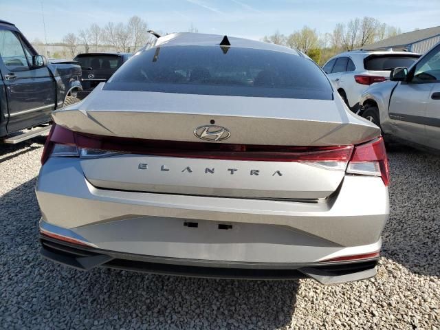 2022 Hyundai Elantra SE