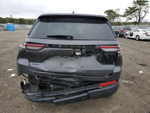 2022 Jeep Grand Cherokee Laredo